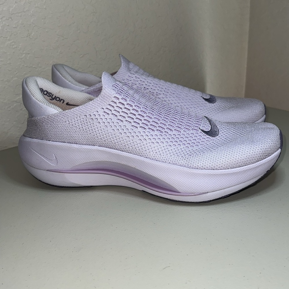 NIKE REINA EASYON NEW, size 14W, 12.5M, very comfy, last one! FN0345500